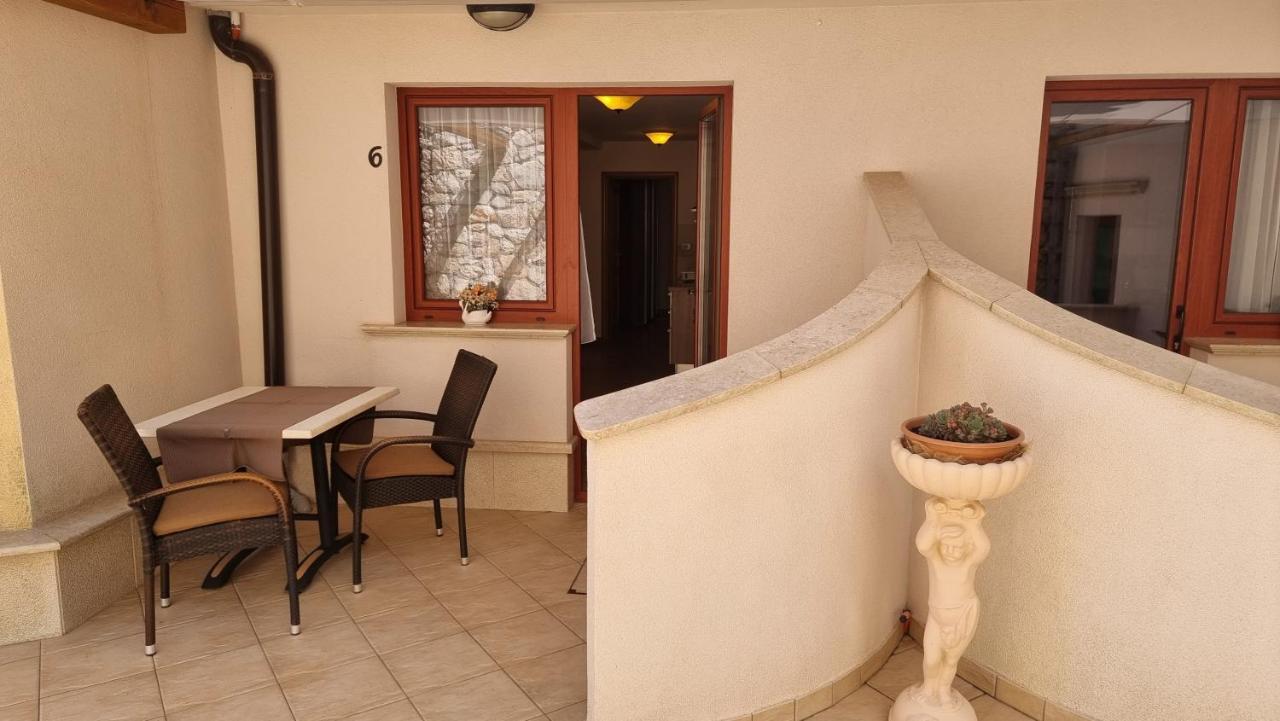 Apartmani Sidro Malinska Bagian luar foto