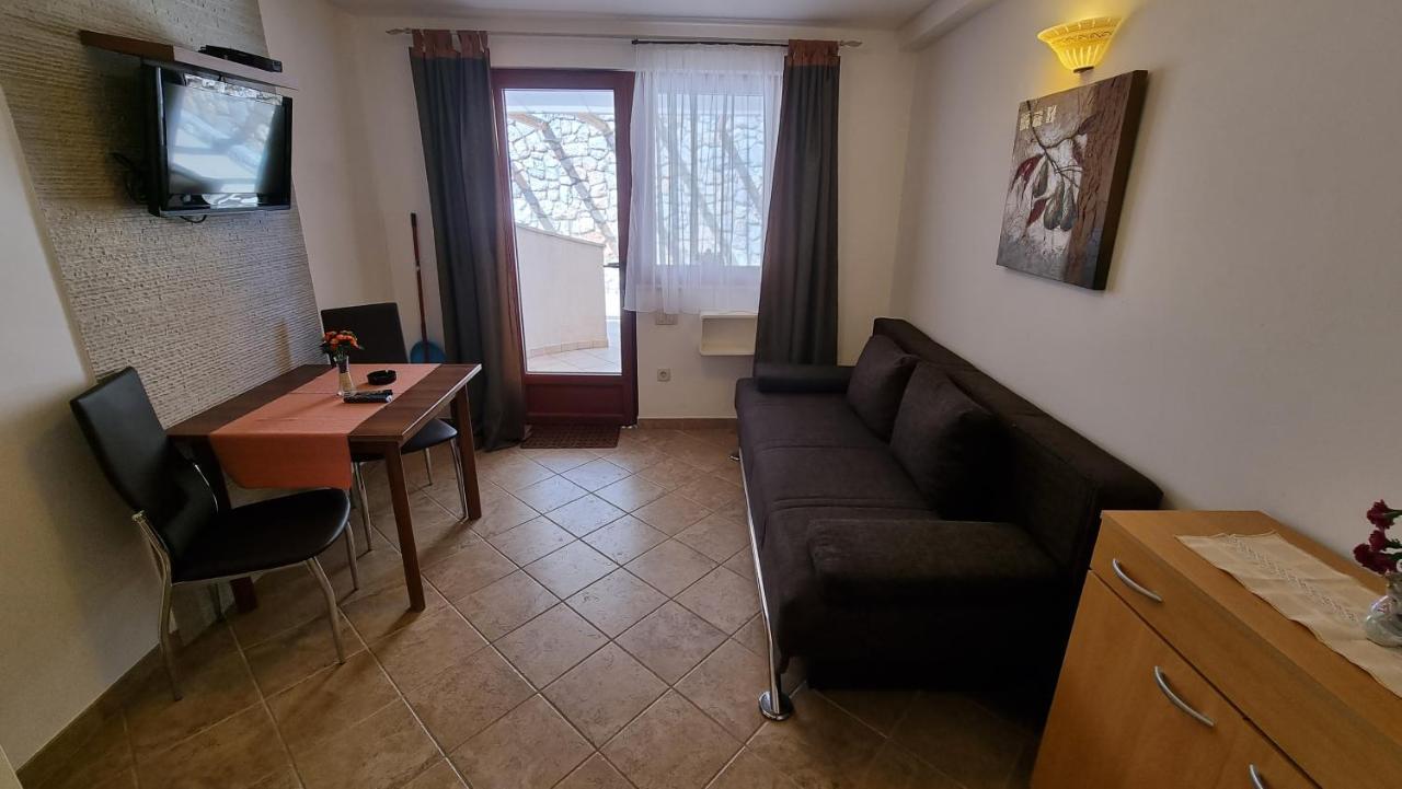 Apartmani Sidro Malinska Bagian luar foto